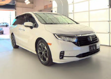 Used 2023 Honda Odyssey Elite image 23