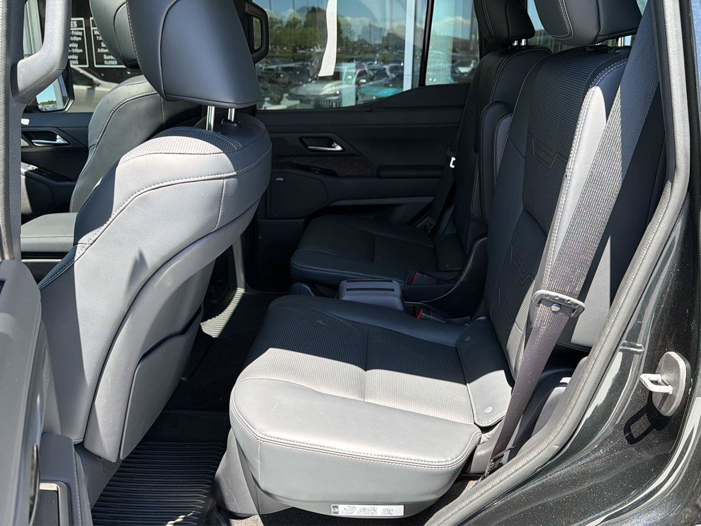Certified 2025 Lexus GX 550 w/ Cold Area Package AWD/4WD image 11