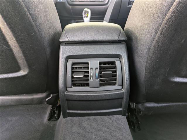 Used 2015 BMW 320i Sedan image 16