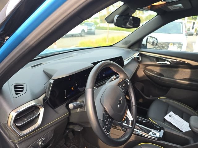Used 2025 Chevrolet TrailBlazer ACTIV w/ Convenience Package FWD image 9