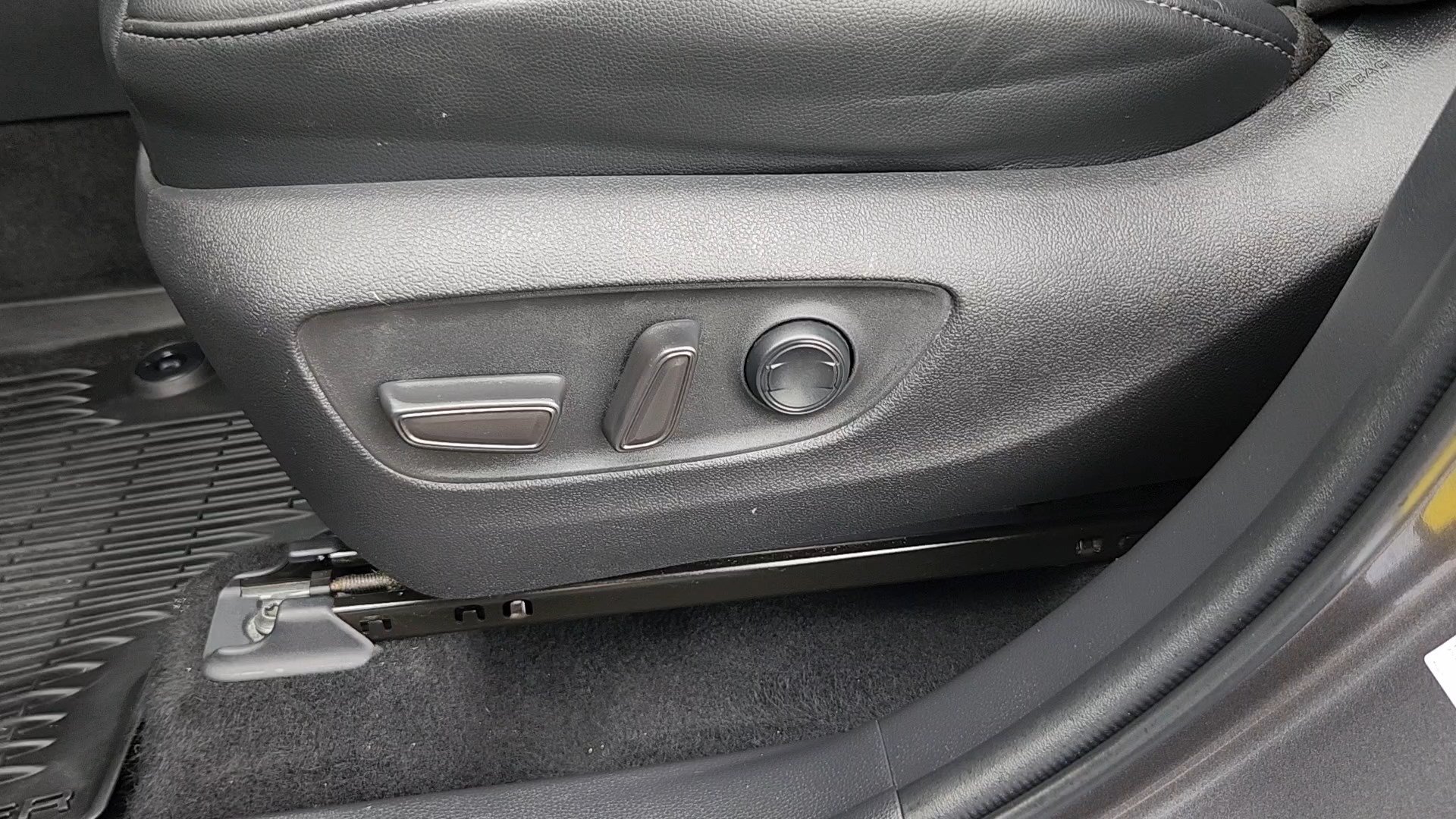Used 2022 Toyota Highlander XSE FWD image 8