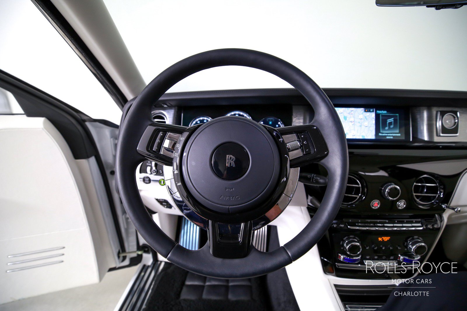 Certified 2024 Rolls-Royce Phantom Sedan RWD image 15