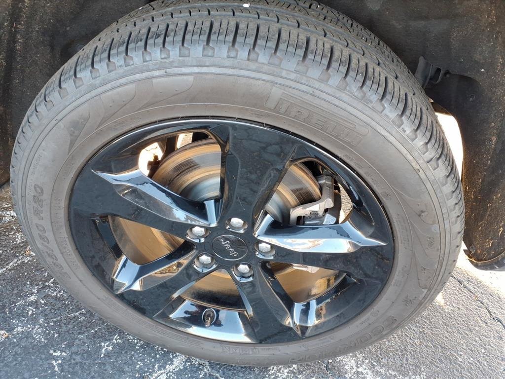 Certified 2024 Jeep Grand Cherokee L Limited w/ Luxury Tech Group II image 5