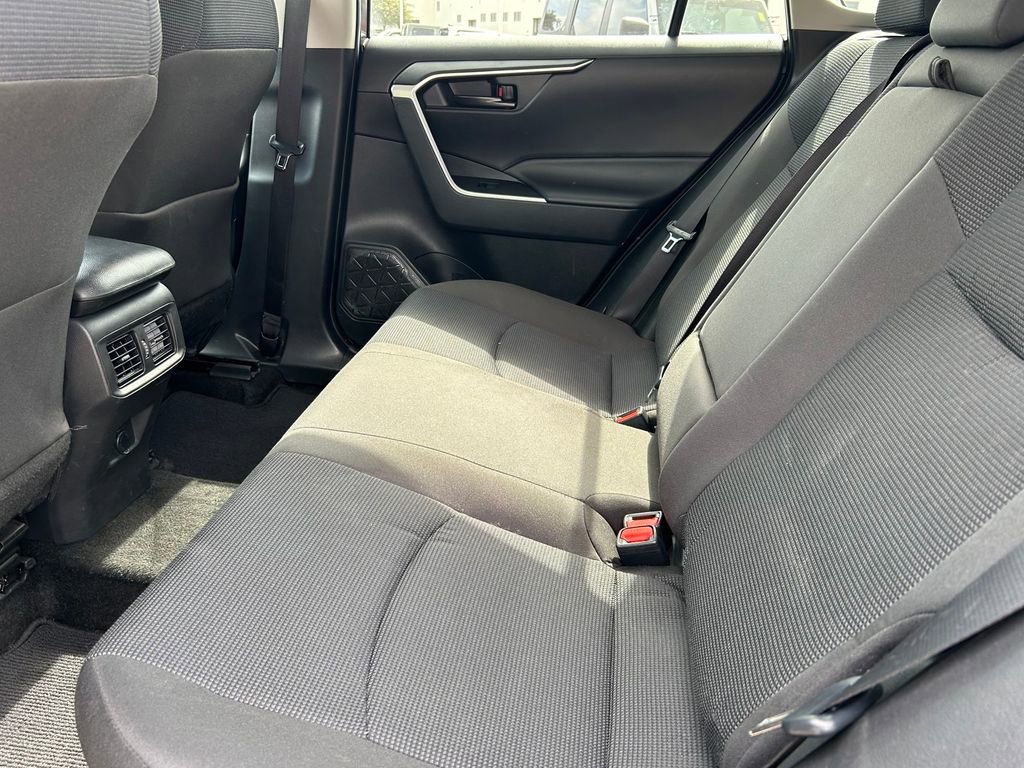 Used 2024 Toyota RAV4 LE AWD/4WD image 16