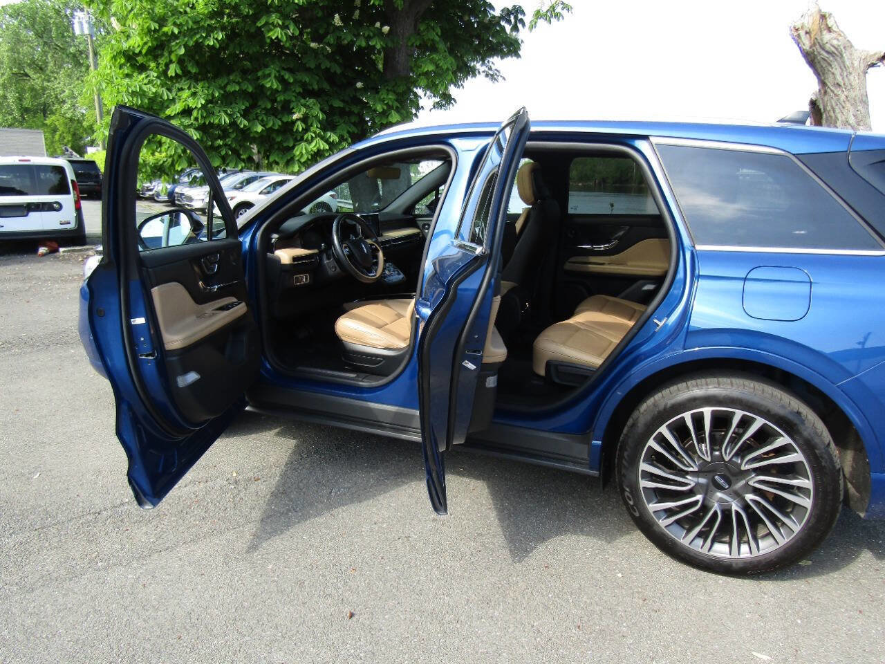 Used 2020 Lincoln Corsair Reserve w/ Equipment Group 201A AWD/4WD image 22