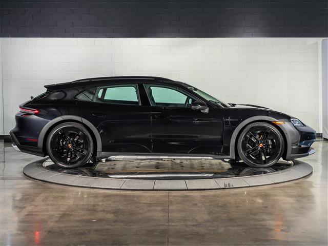 Used 2025 Porsche Taycan 4 Cross Turismo image 8