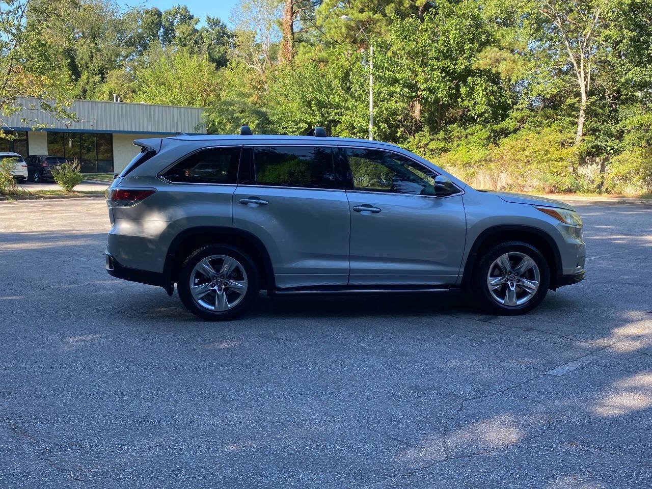 Used 2016 Toyota Highlander Limited Platinum AWD/4WD image 5