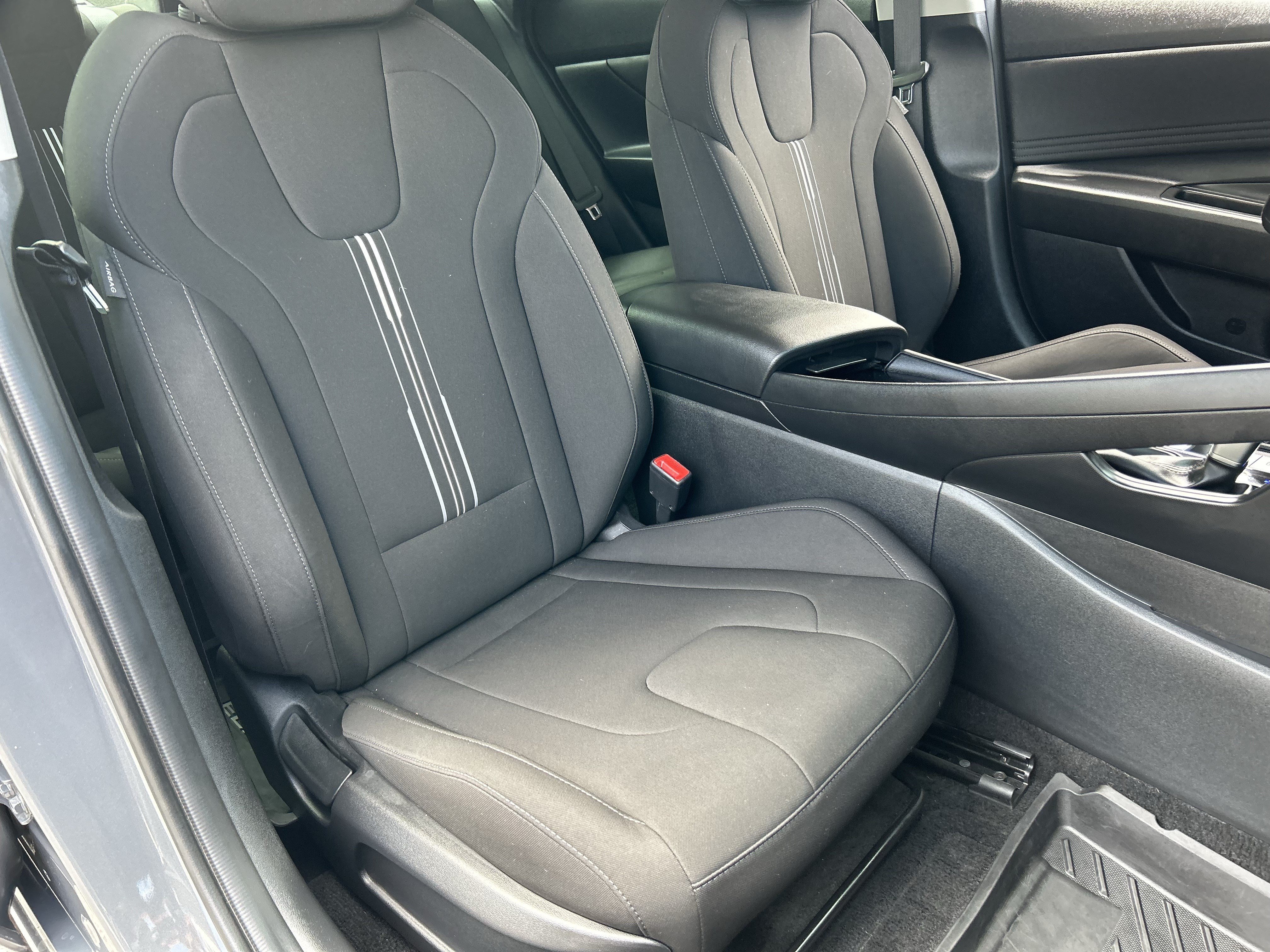 Used 2023 Hyundai Elantra SEL w/ Convenience Package FWD image 8