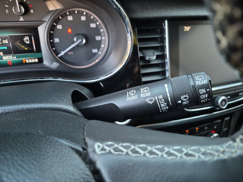 Used 2018 Buick Encore Essence AWD/4WD image 23