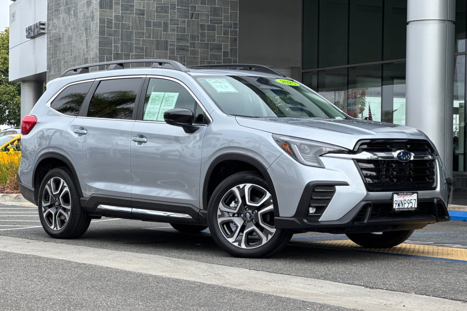 Used 2025 Subaru Ascent Limited AWD/4WD image 2