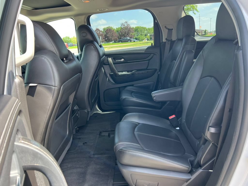 Used 2016 GMC Acadia SLT w/ Premium Edition FWD image 4