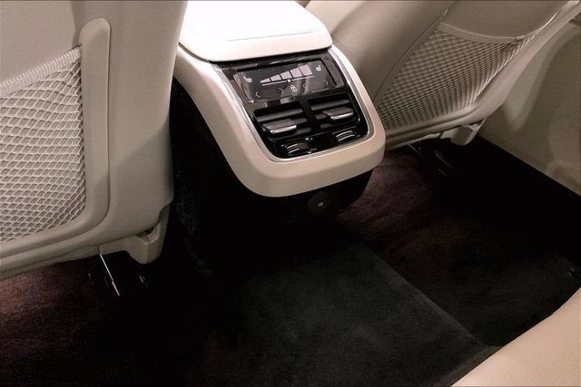 Certified 2025 Volvo V90 B6 Cross Country Plus AWD/4WD image 35