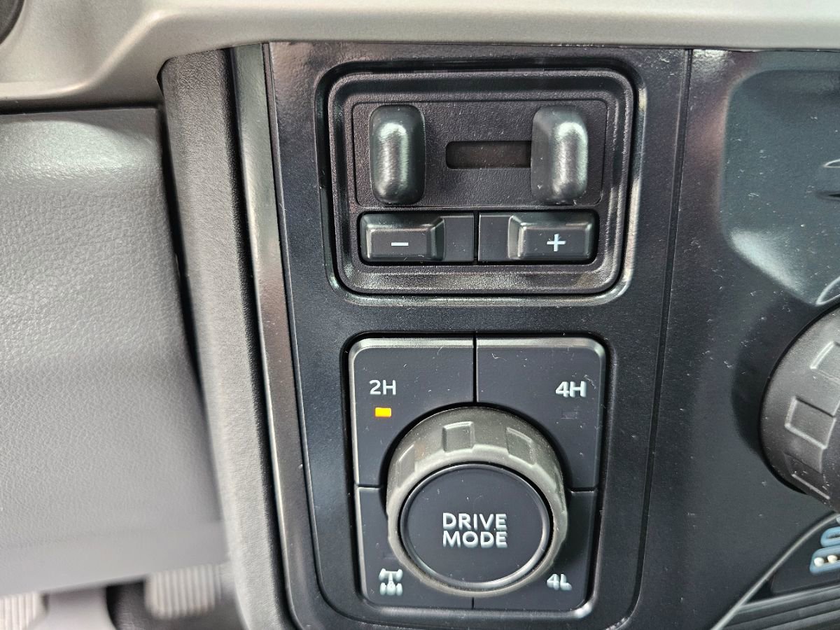 Used 2023 Ford F350 XLT w/ FX4 Off-Road Package image 27