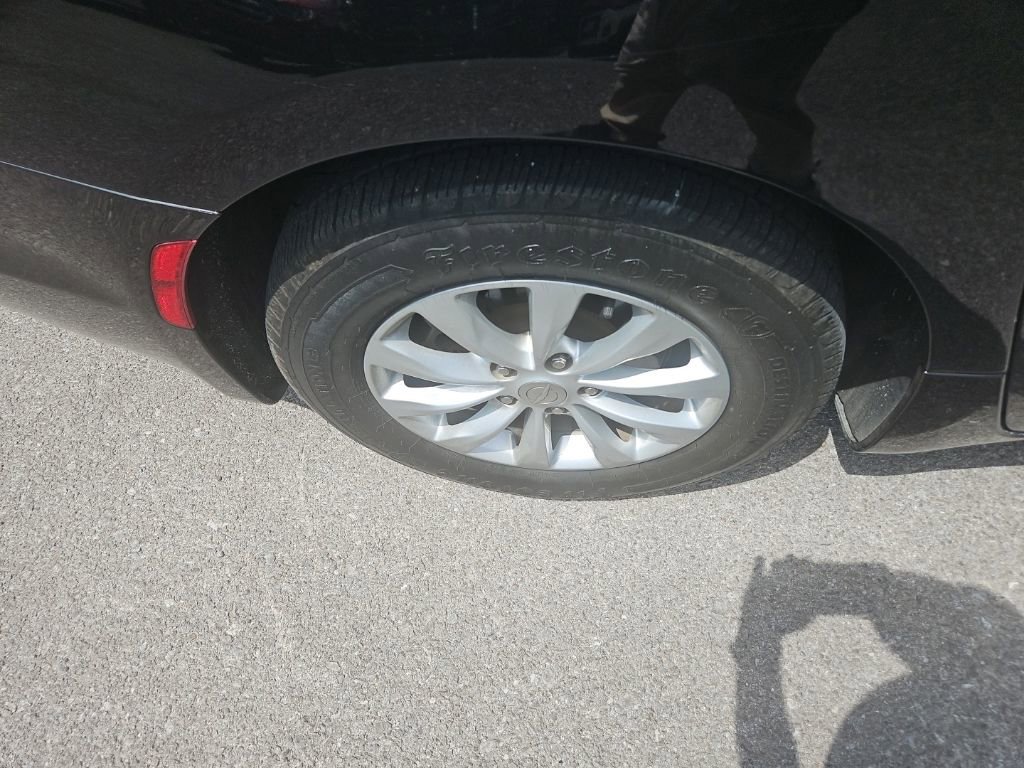 Used 2018 Chrysler Pacifica Touring-L Plus FWD image 11