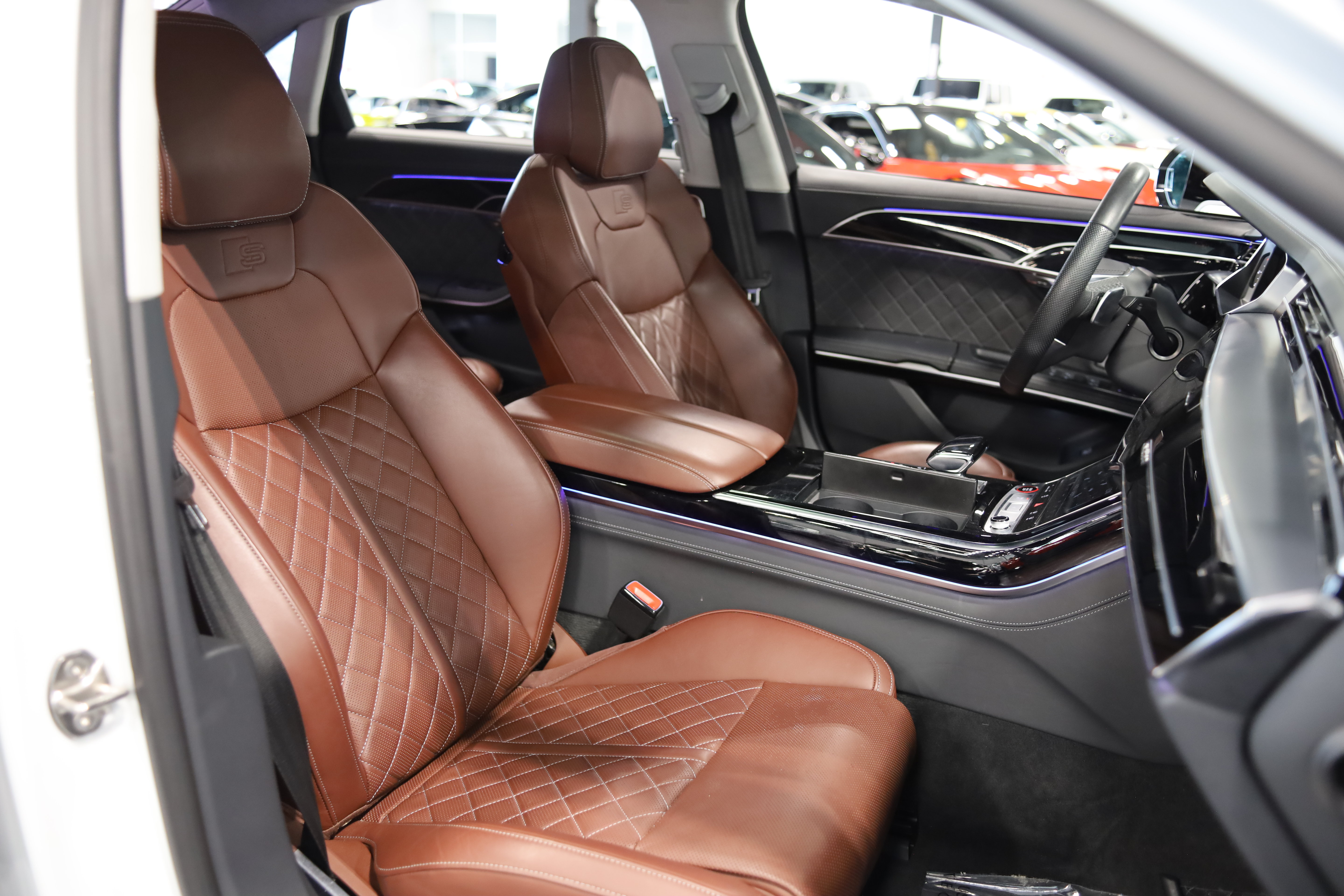 Used 2023 Audi S8 AWD/4WD image 43