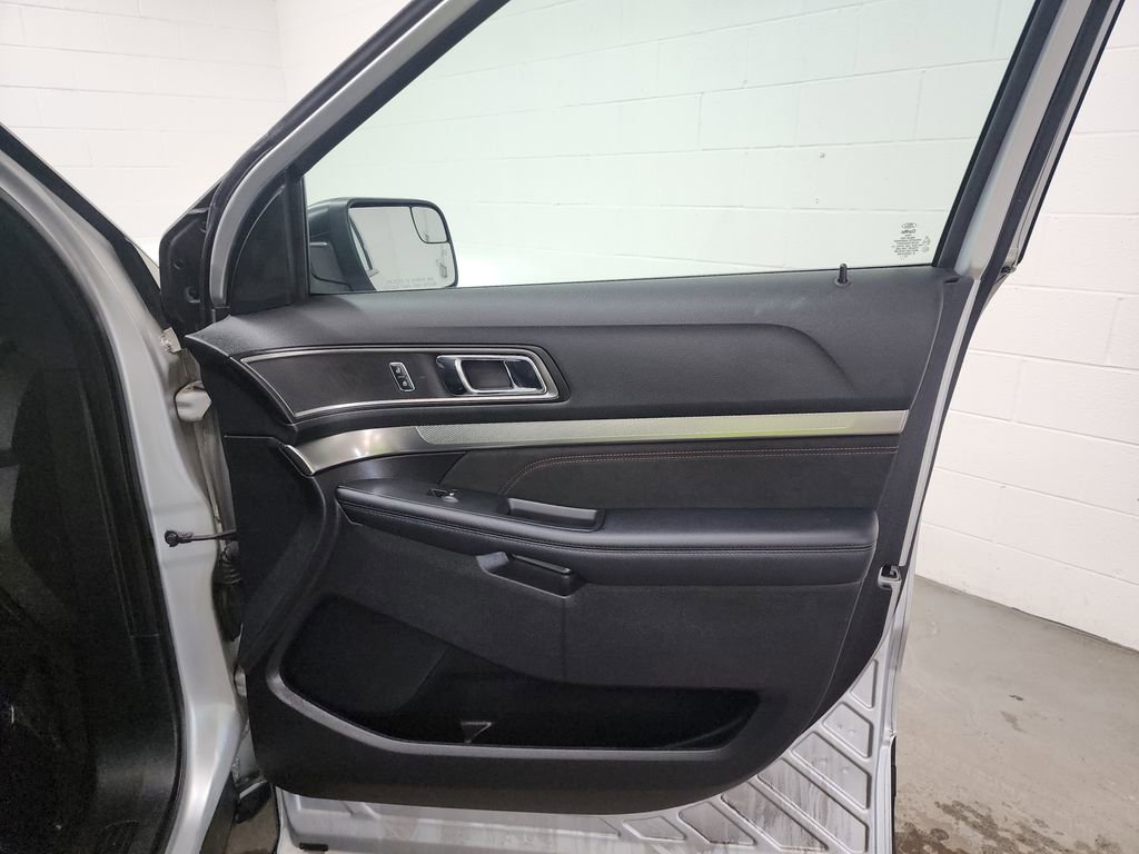 Used 2018 Ford Explorer XLT w/ Equipment Group 202A image 36