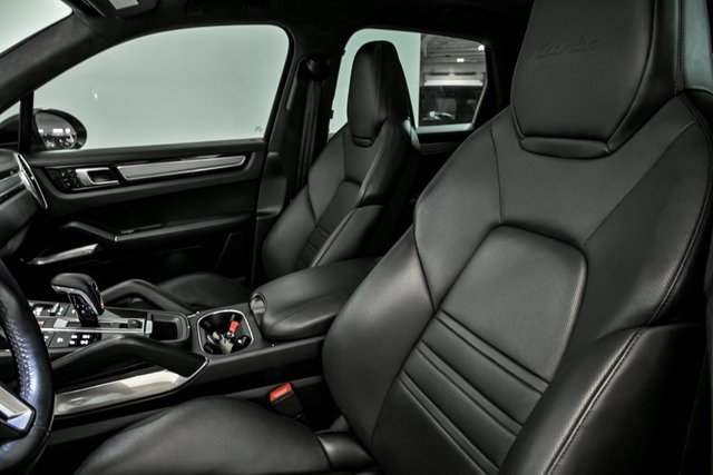 Used 2020 Porsche Cayenne Turbo image 12