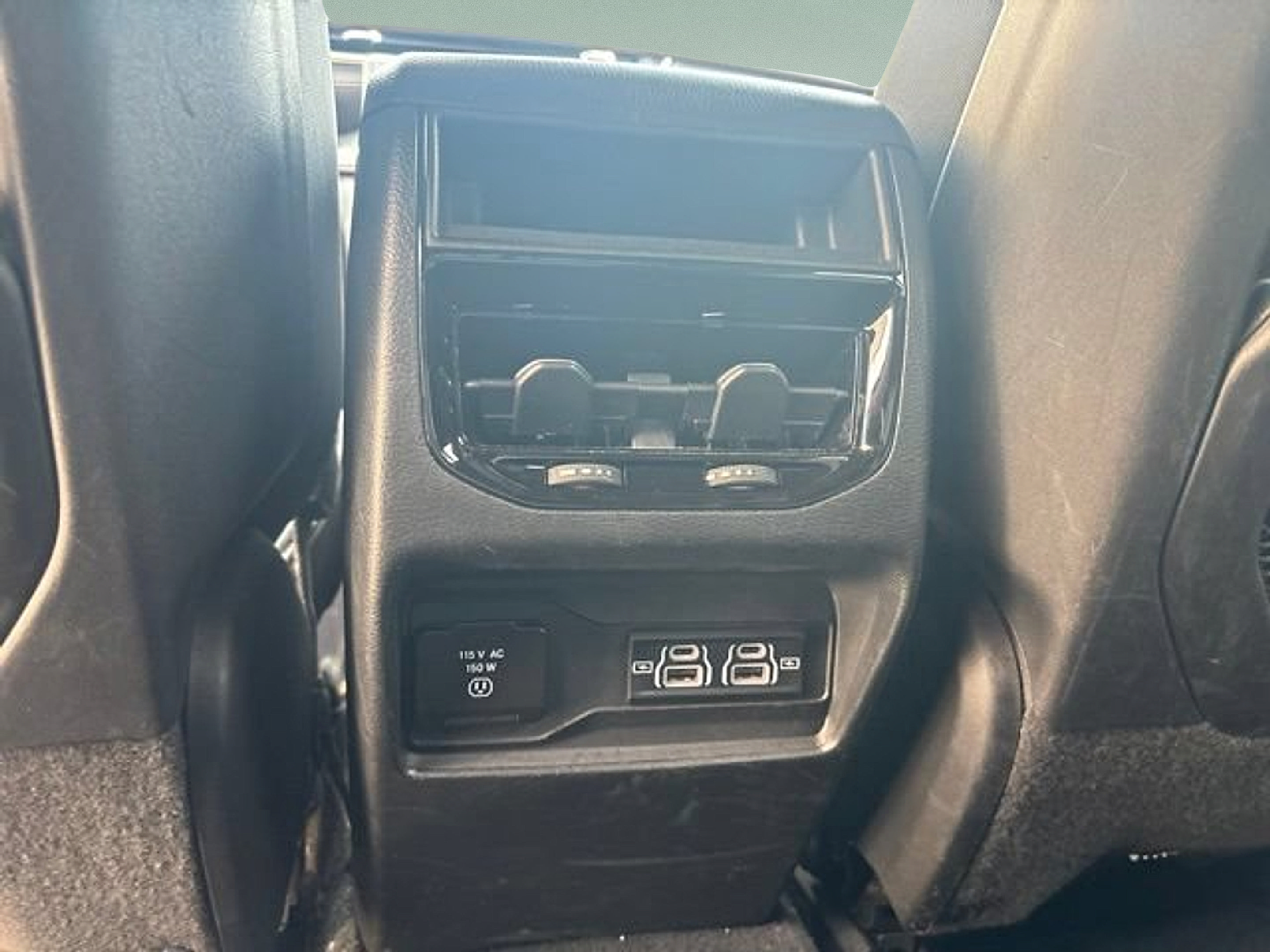 Used 2023 Jeep Grand Cherokee Altitude AWD/4WD image 10