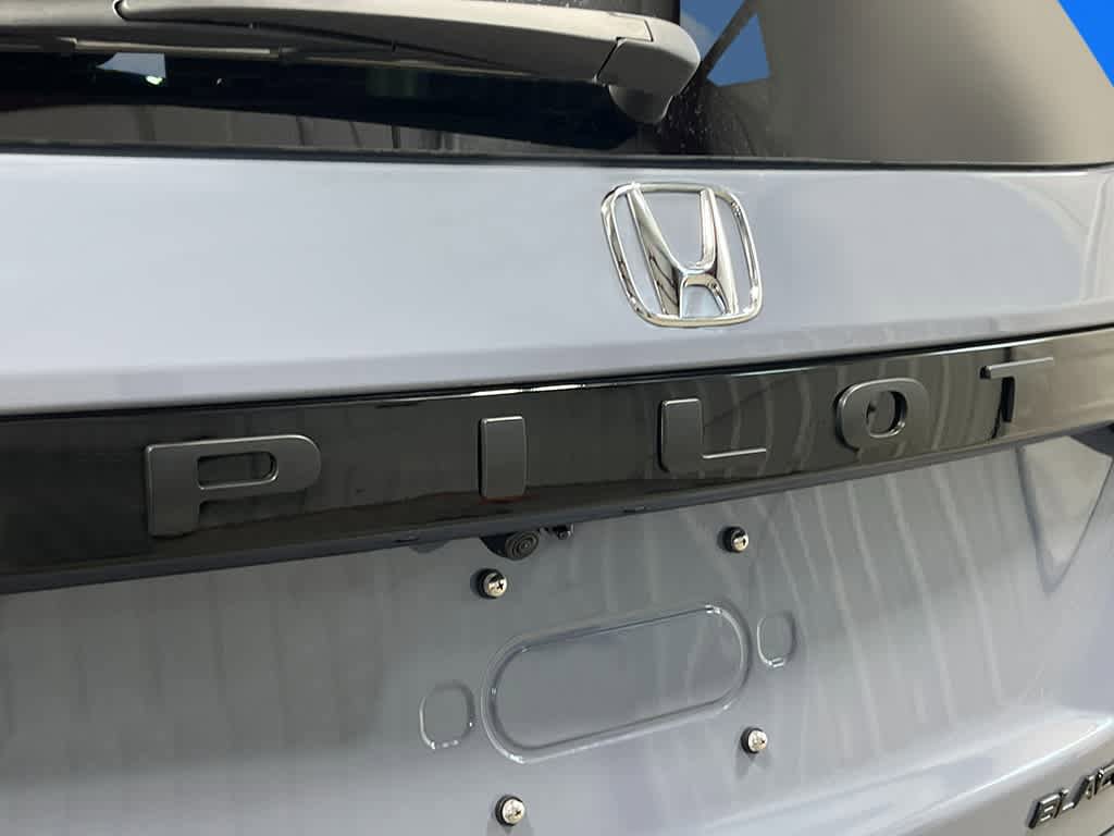 New 2026 Honda Pilot Black Edition image 7