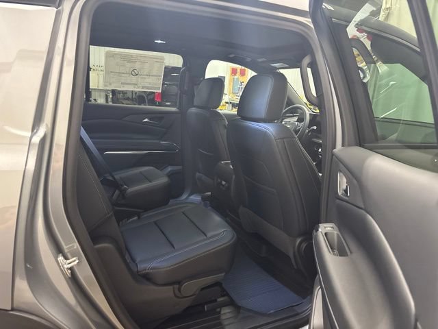 New 2026 Chevrolet Traverse LT w/ Sun and Wheel Package AWD/4WD image 16
