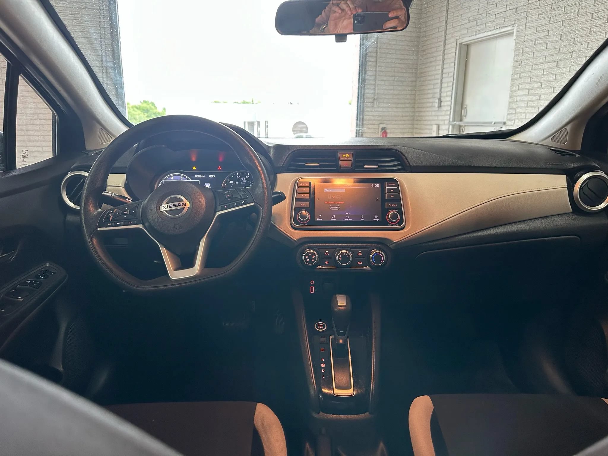 Used 2021 Nissan Versa SV FWD image 10