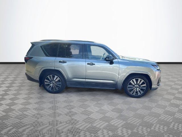 Used 2024 Lexus LX 600 4WD w/ Appearance Package image 8