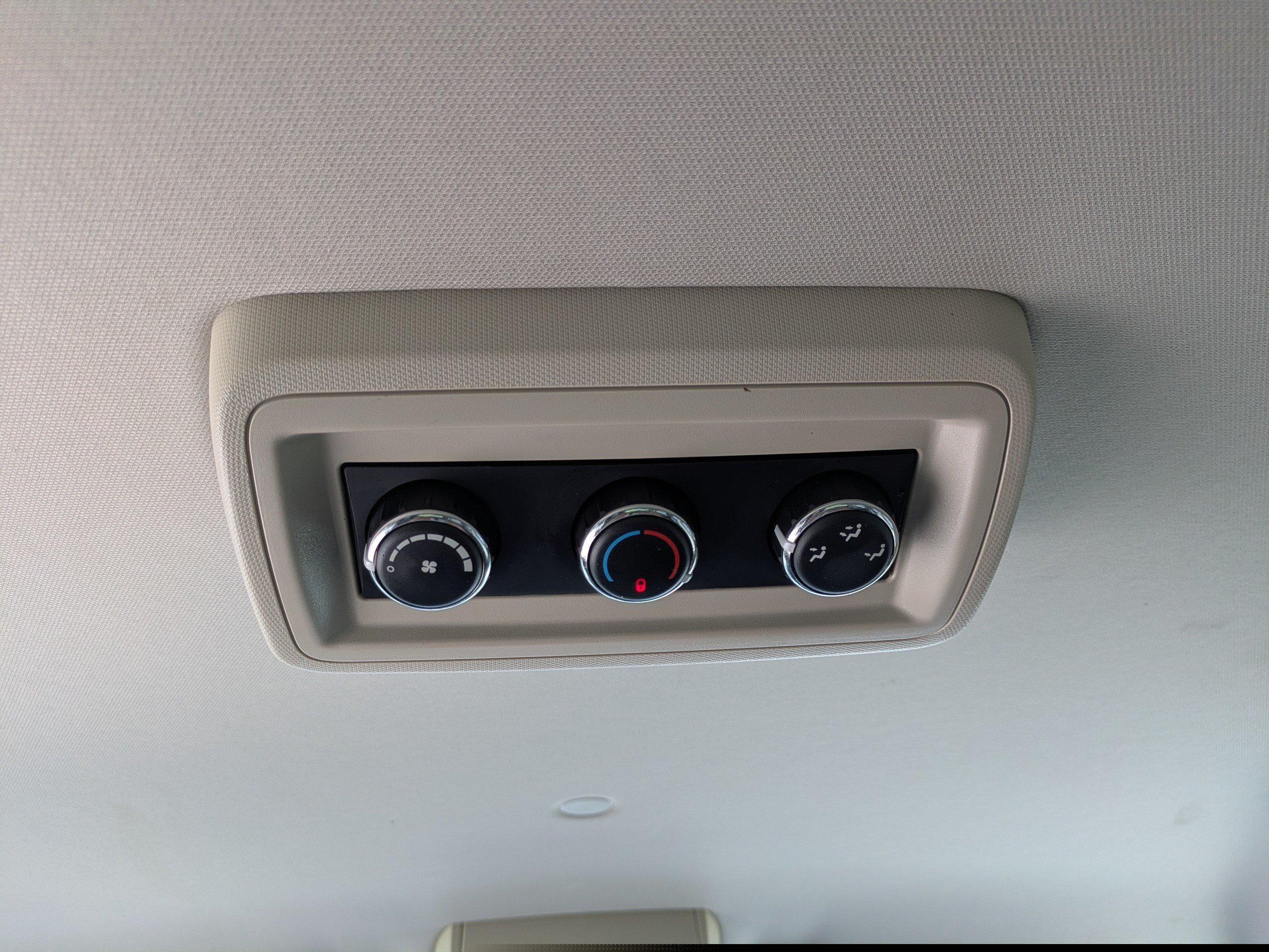 Used 2012 Dodge Grand Caravan SXT FWD image 10