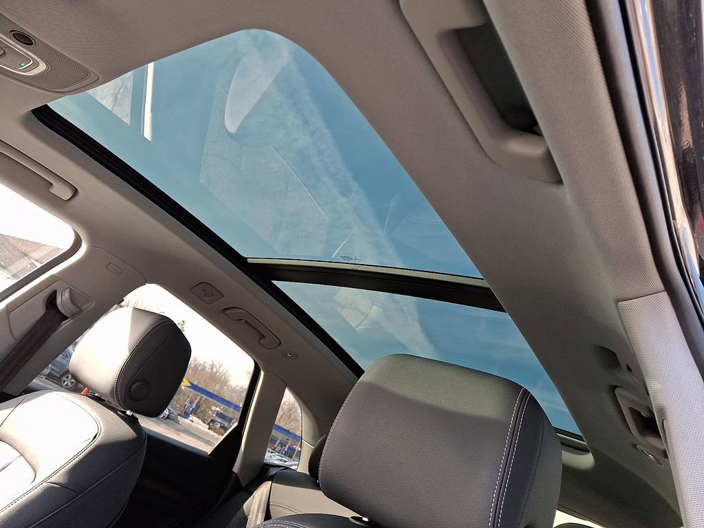 Used 2021 Audi Q5 e Premium w/ Convenience Package image 15