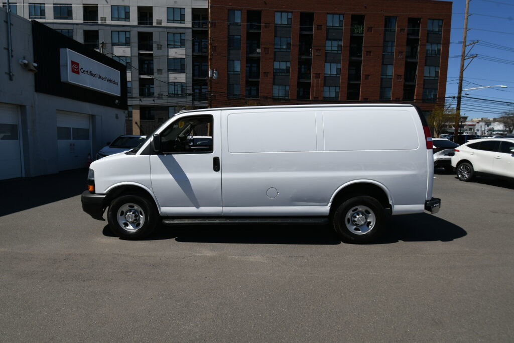Used 2019 Chevrolet Express 2500 w/ Driver Convenience Package RWD image 4