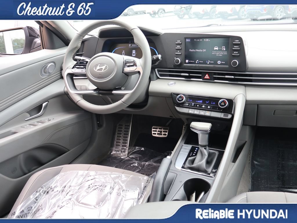 Certified 2025 Hyundai Elantra Sport w/ Cargo Package FWD image 14