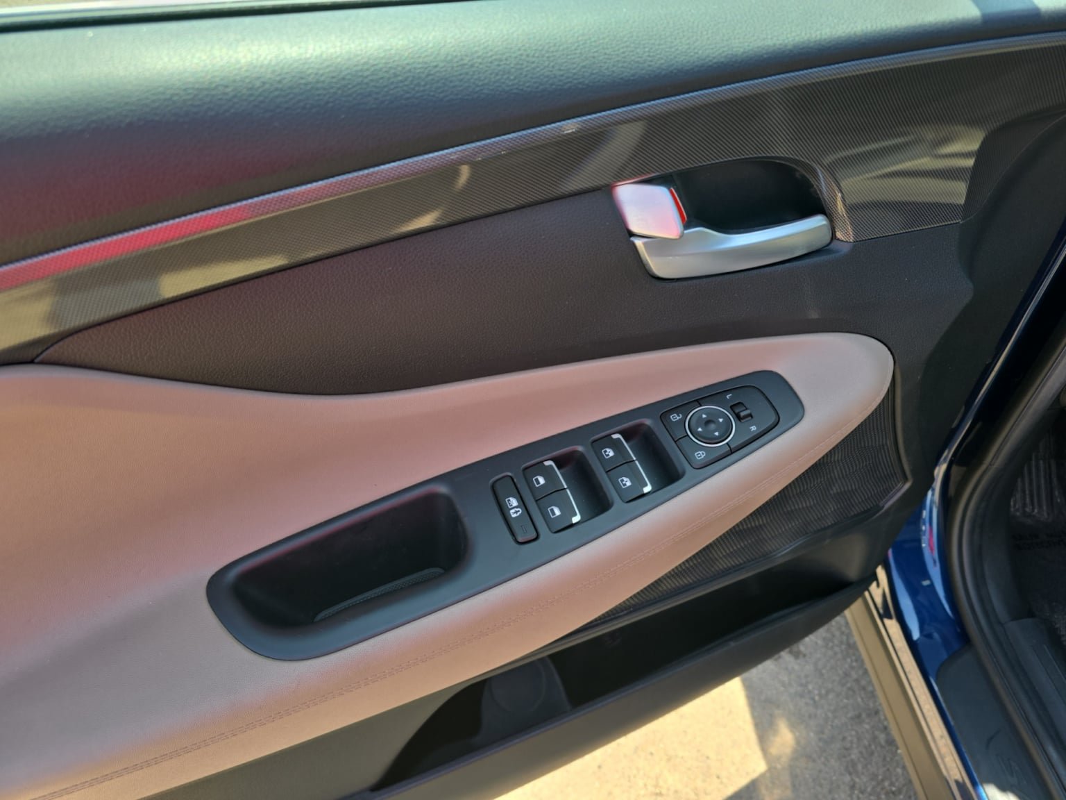 Used 2023 Hyundai Santa Fe SEL FWD image 11