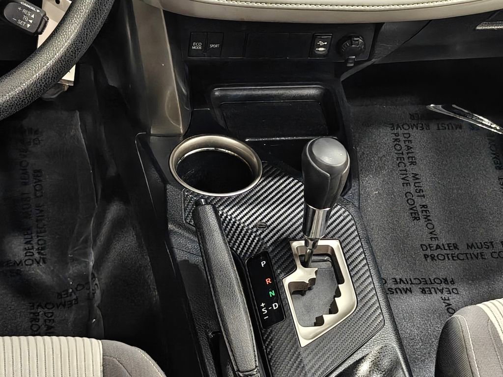 Used 2015 Toyota RAV4 XLE AWD/4WD image 8