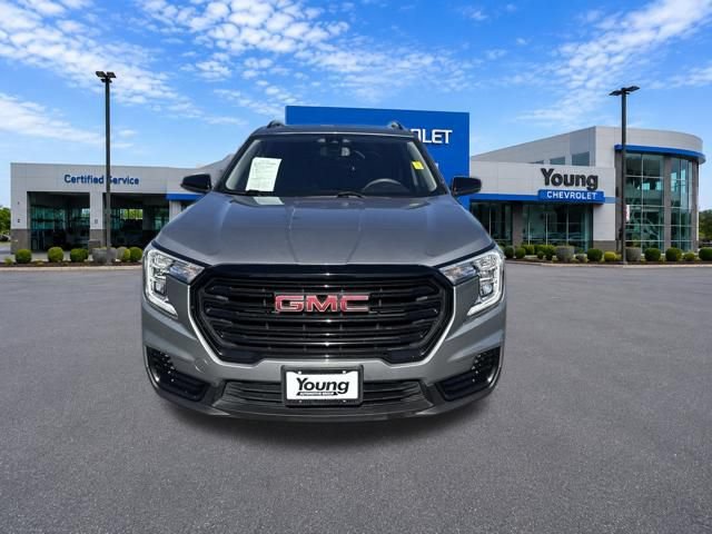 Certified 2023 GMC Terrain SLE w/ Driver Convenience Package AWD/4WD image 2