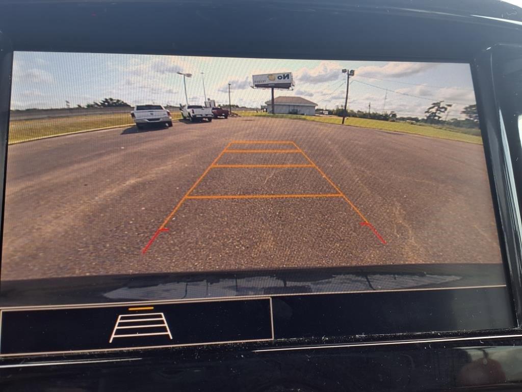 Used 2022 Chevrolet Traverse LS image 13