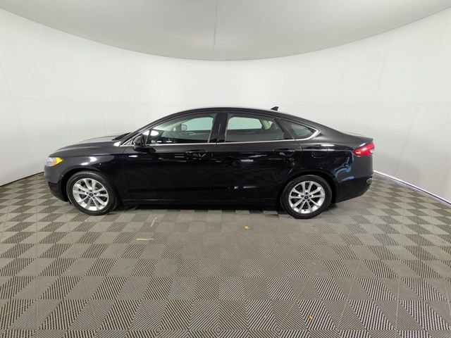 Used 2019 Ford Fusion SE FWD image 21