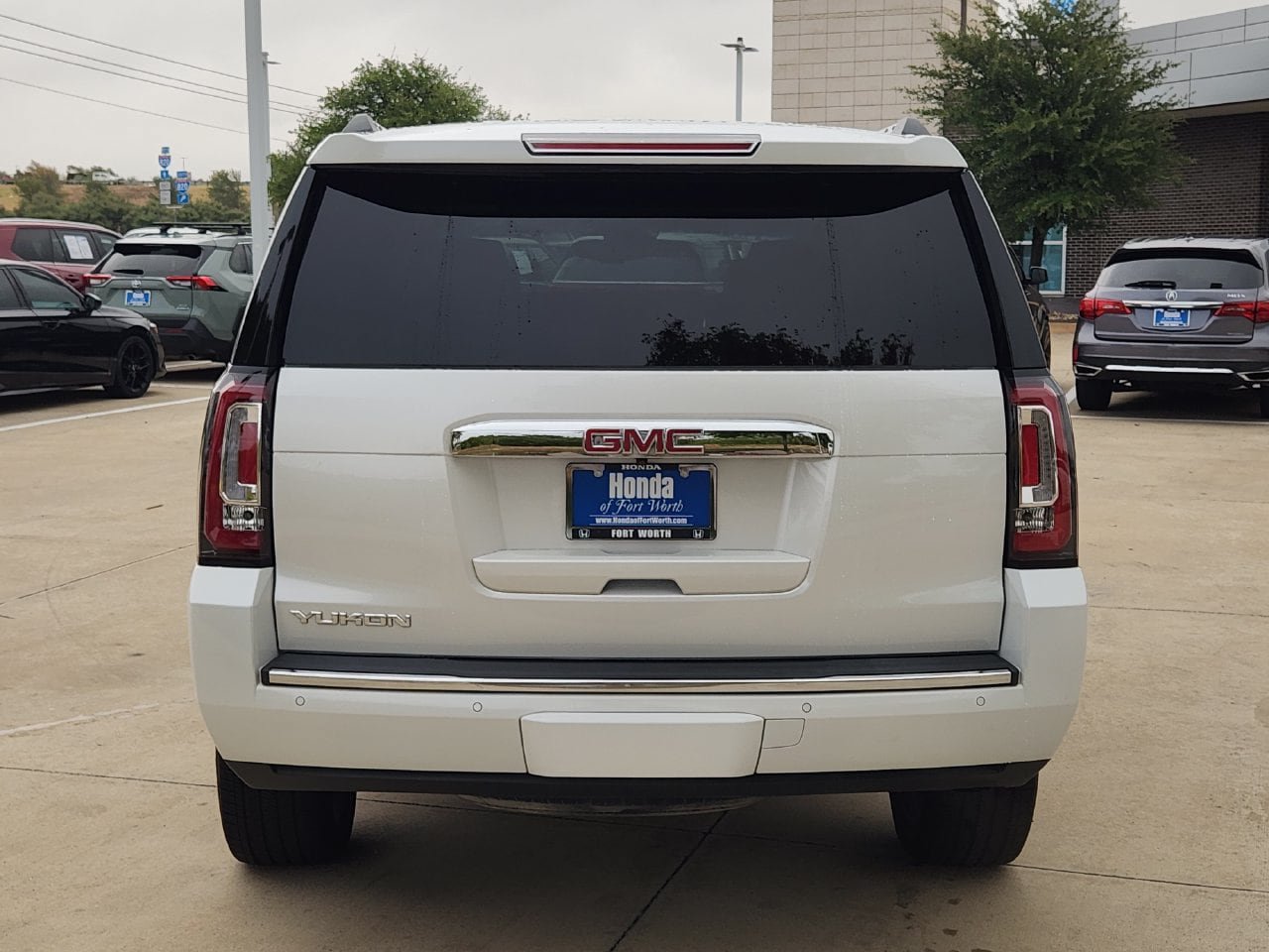 Used 2017 GMC Yukon Denali w/ Open Road Package AWD/4WD image 6