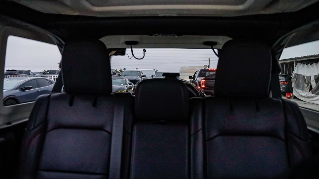 New 2026 Jeep Wrangler Unlimited Rubicon w/ Whitecap Package AWD/4WD image 27
