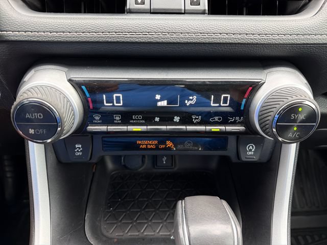 Used 2020 Toyota RAV4 XLE Premium FWD image 14