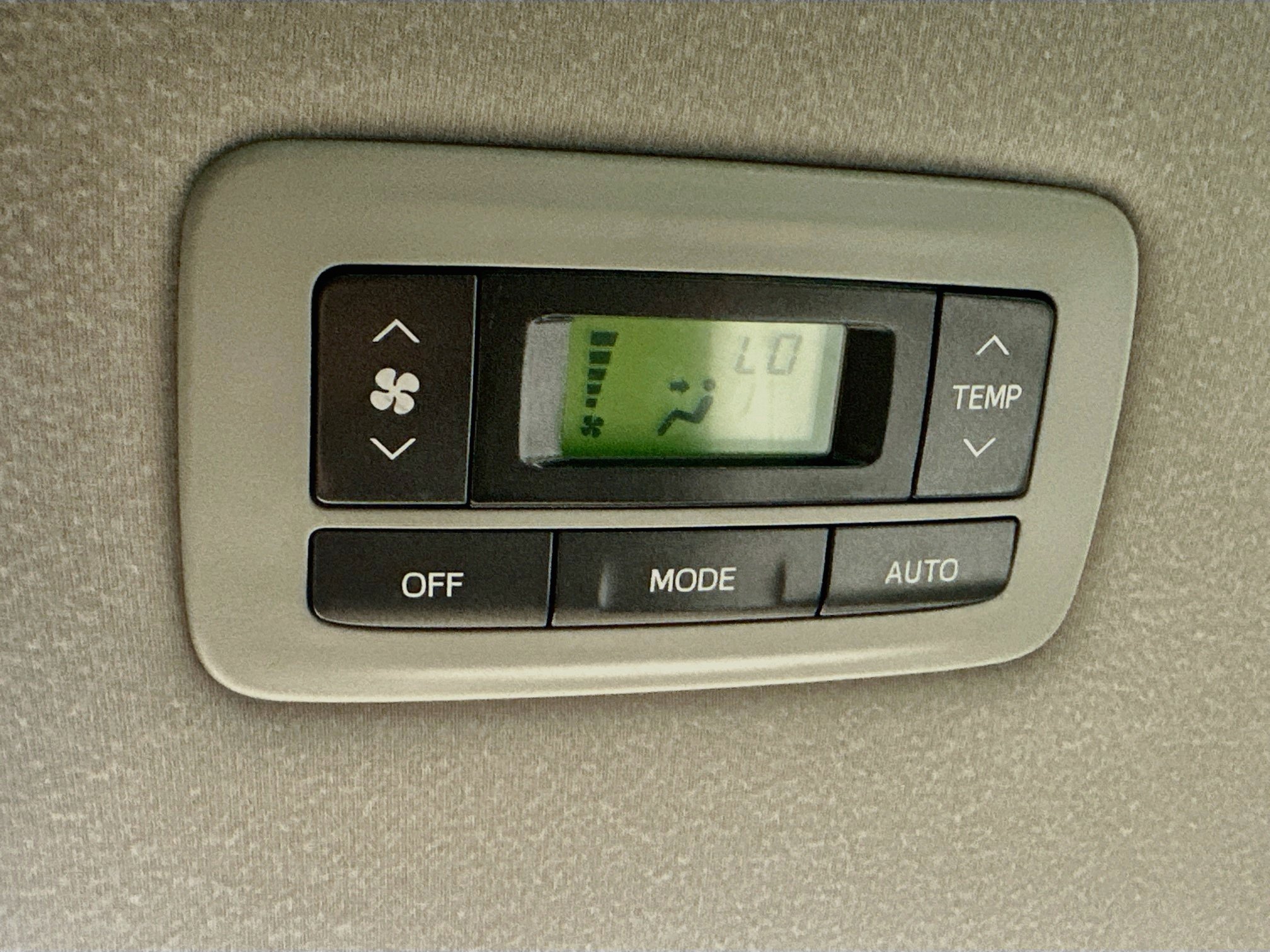 Used 2013 Toyota Sienna XLE FWD image 28