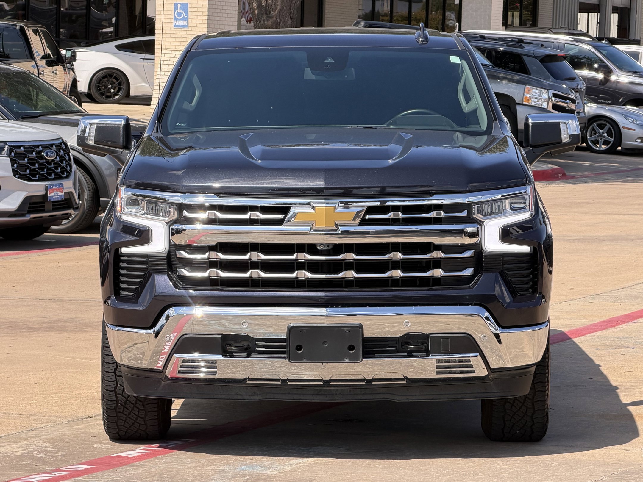 Used 2023 Chevrolet Silverado 1500 LTZ w/ LTZ Convenience Package II RWD image 6