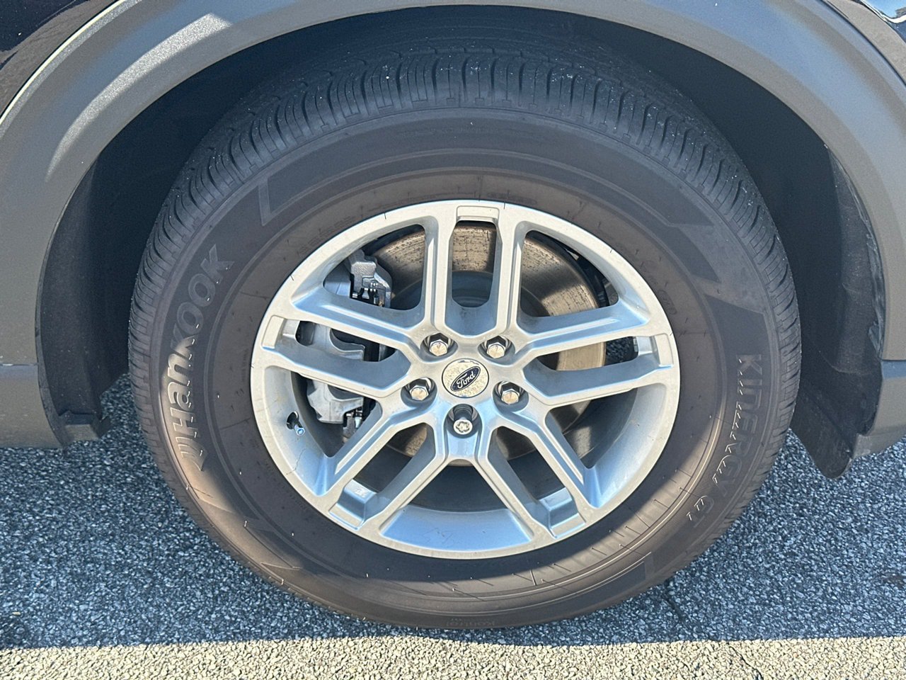 New 2026 Ford Explorer Active RWD image 12