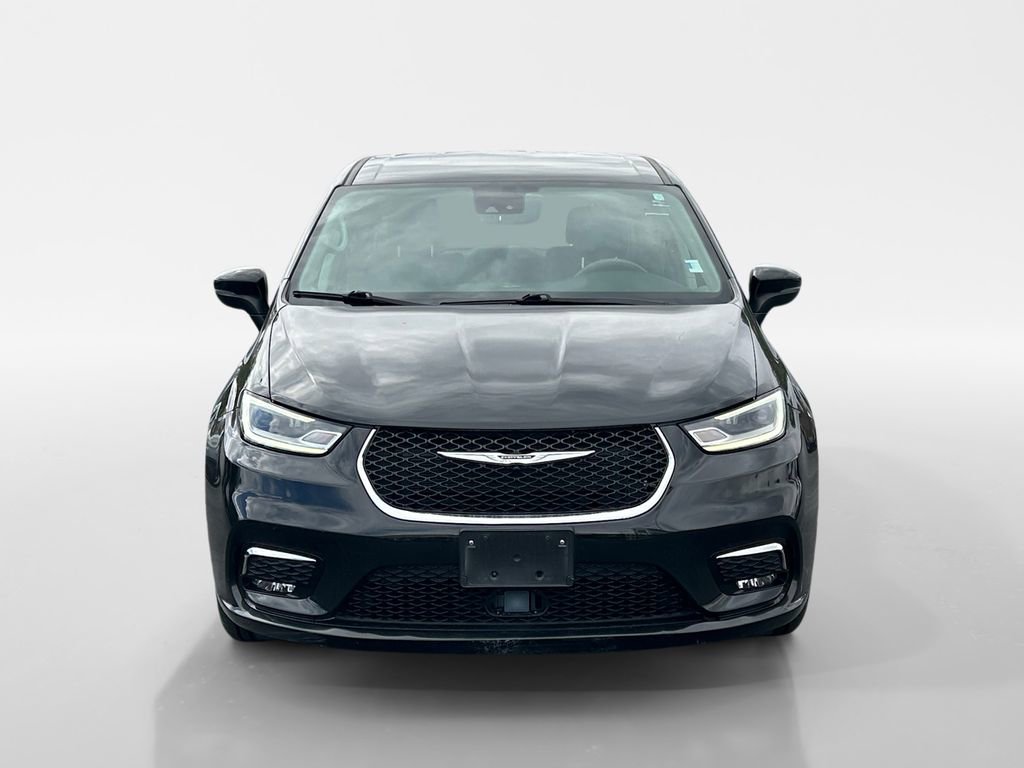 Used 2023 Chrysler Pacifica Touring-L FWD image 9