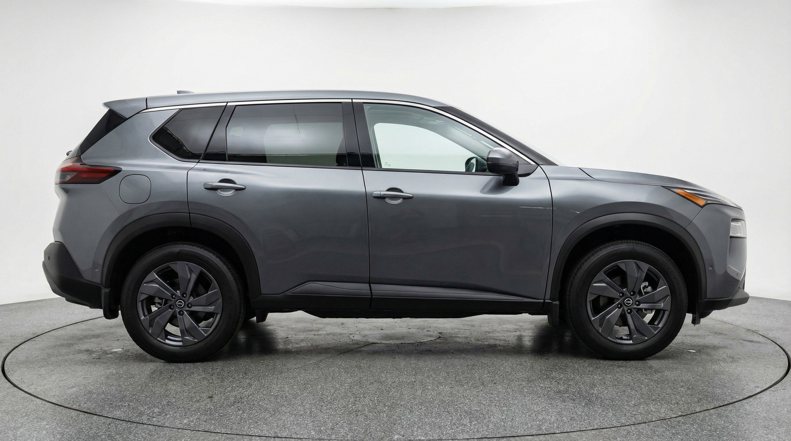 Used 2025 Nissan Rogue SV image 11