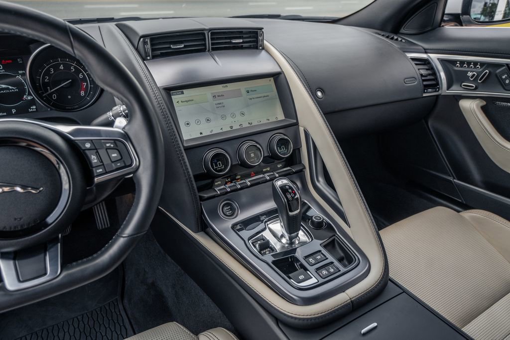 Used 2020 Jaguar F-TYPE R-Dynamic image 26