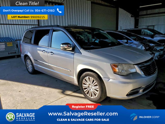 Used 2013 Chrysler Town & Country Touring-L w/ Premium Group image 5