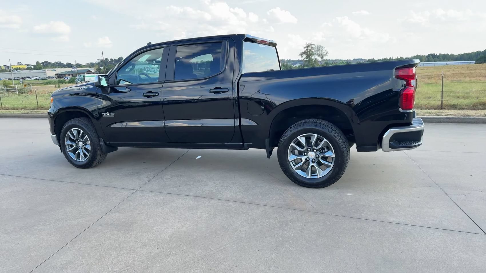 Used 2026 Chevrolet Silverado 1500 LT w/ LPO, Liner Protection Package RWD image 6