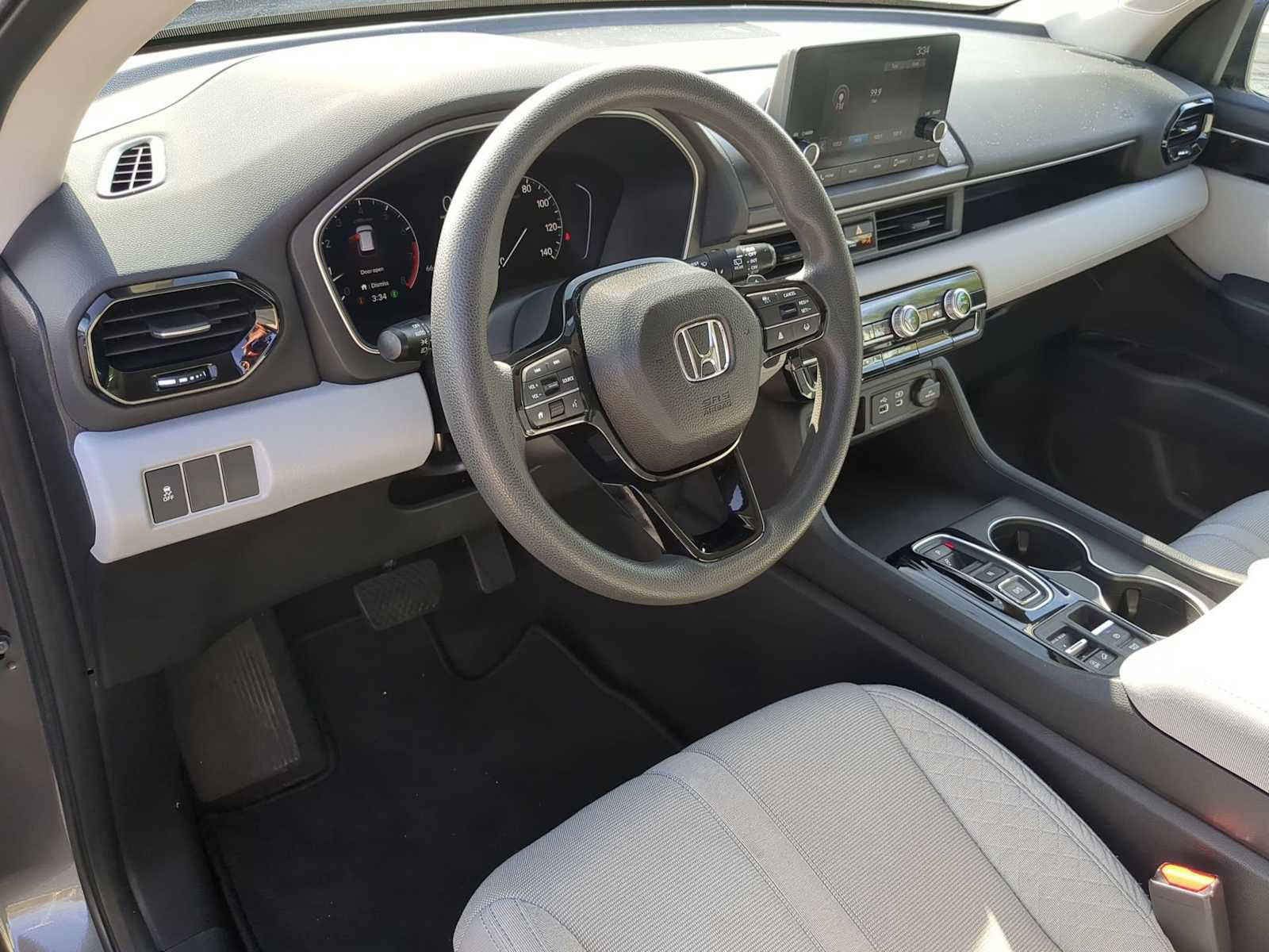 Used 2023 Honda Pilot LX image 14