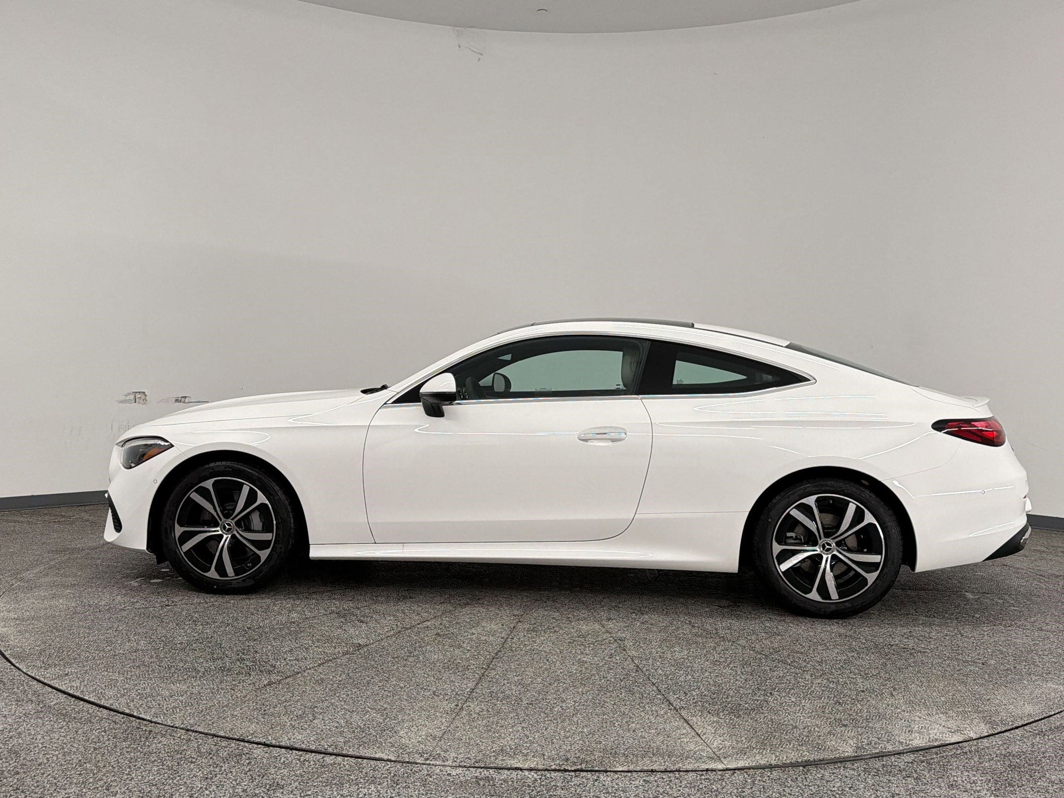 New 2026 Mercedes-Benz CLE 300 4MATIC Coupe image 2
