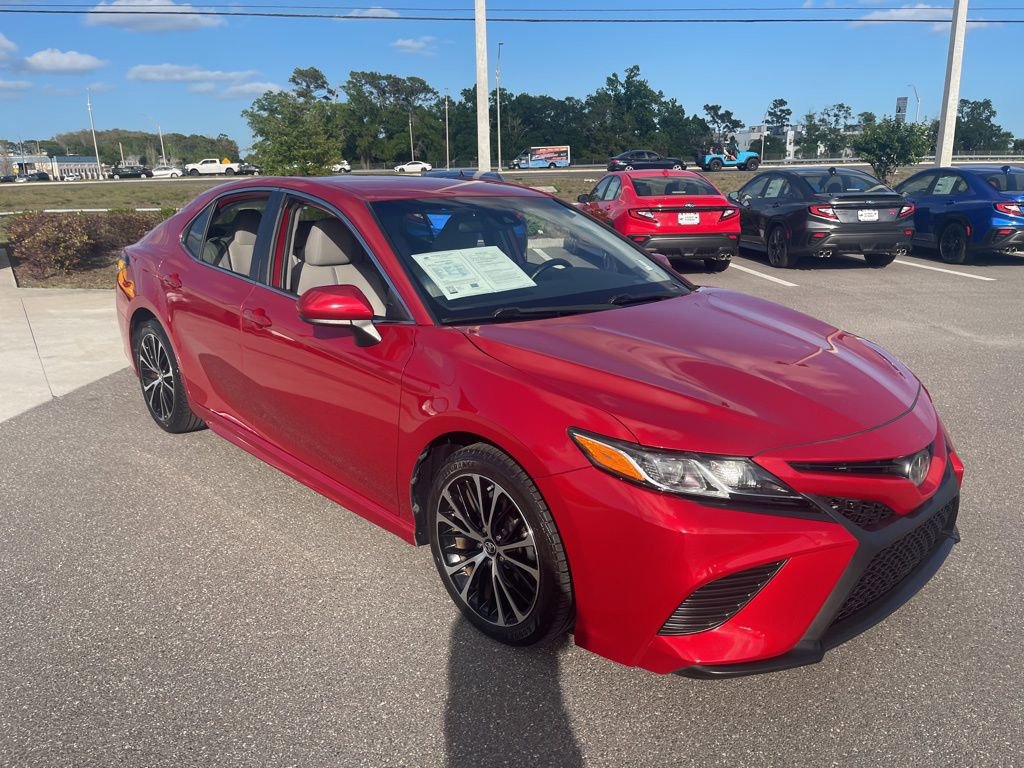 Used 2019 Toyota Camry SE image 3