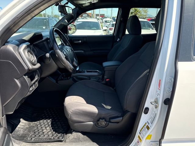 Used 2016 Toyota Tacoma TRD Sport w/ Premium & Technology Package AWD/4WD image 14